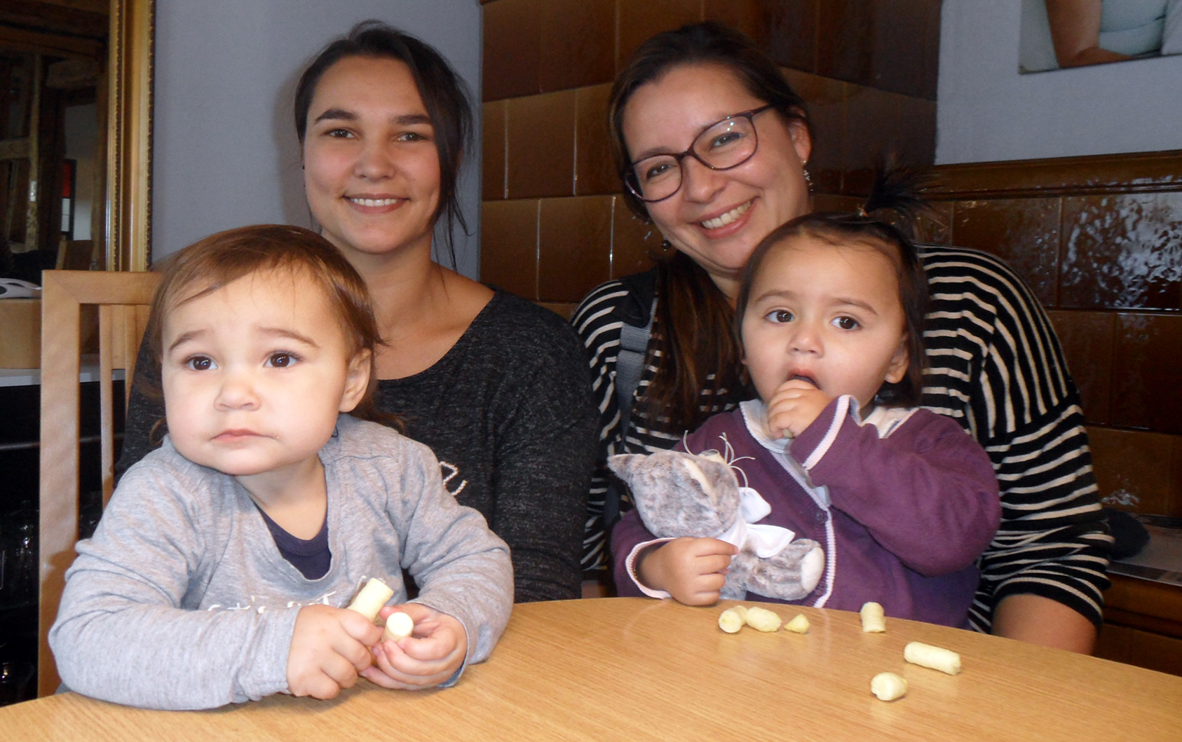 Fresenius Kabi - Growing up with parenteral nutrition - Ana and Emma with their Mothers