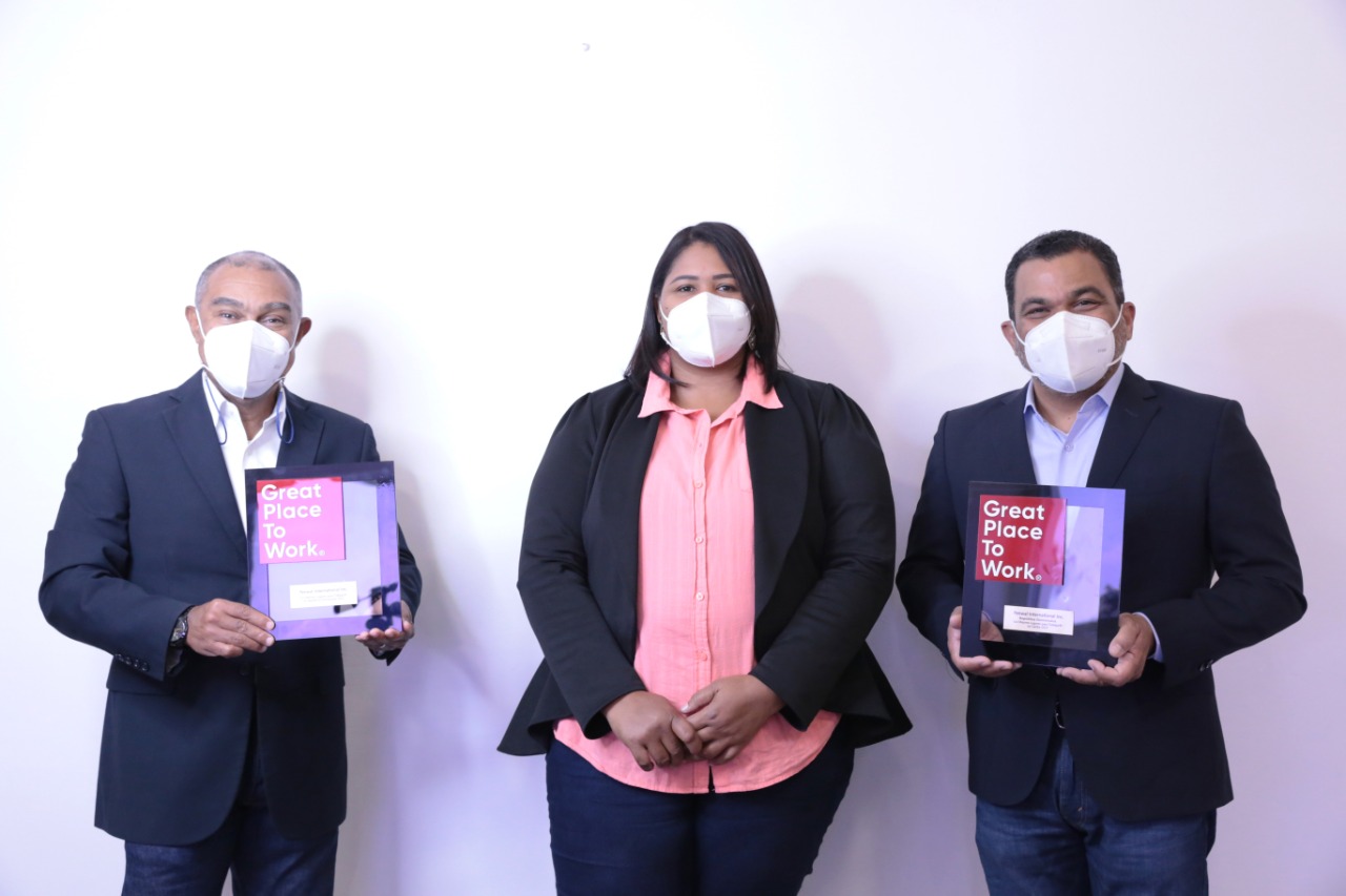 Our colleagues in Haina, Dominican Republic, accepted the Great Place to Work® award during a virtual ceremony.